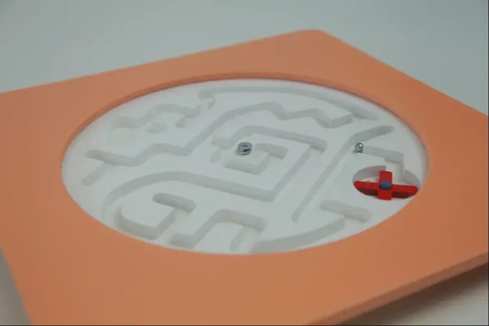 Панель "Лабиринт" (вращающаяся)