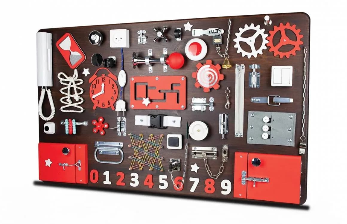 Бизиборд «Черное и красное»