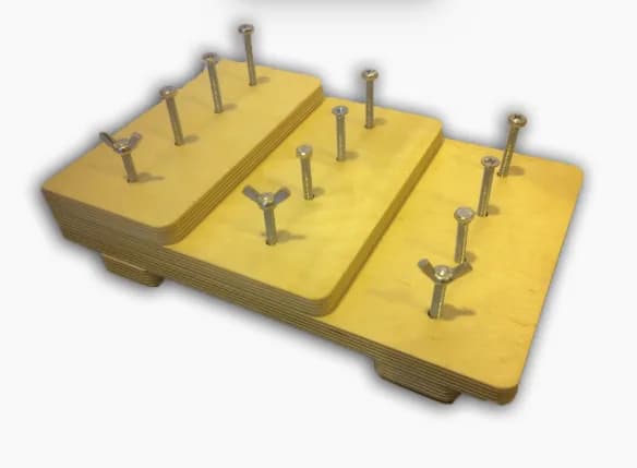 Тренажер на силу пальцев рук "Винтики"